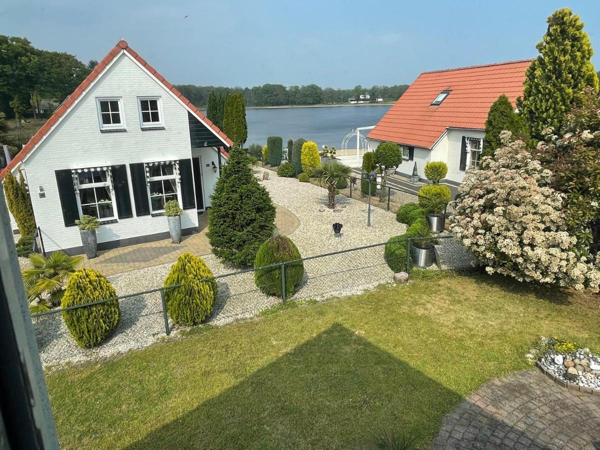 Freistehendes Ferienhaus Am See Naehe Roermond Heel Exterior photo